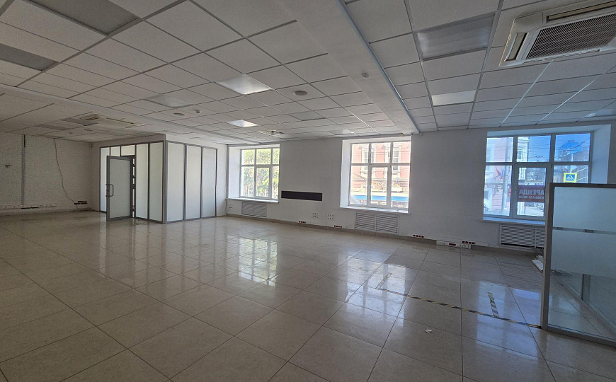 Сдам отдельно стоящее здание, 690 м² фото