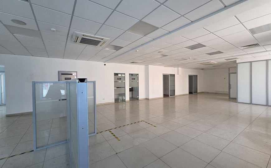 Сдам отдельно стоящее здание, 690 м² фото