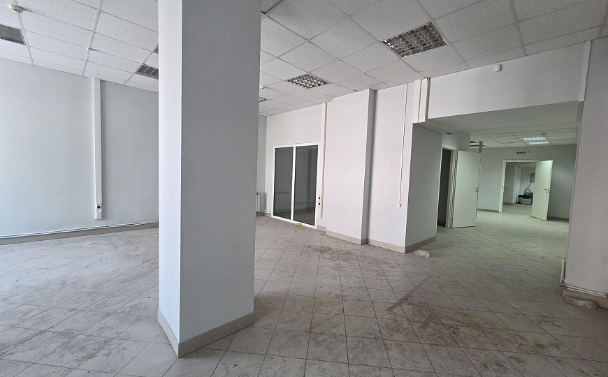 Сдам отдельно стоящее здание, 690 м² фото