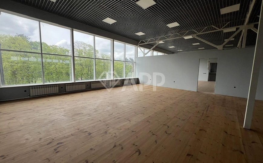 Сдам помещение свободного назначения, 416 м² фото