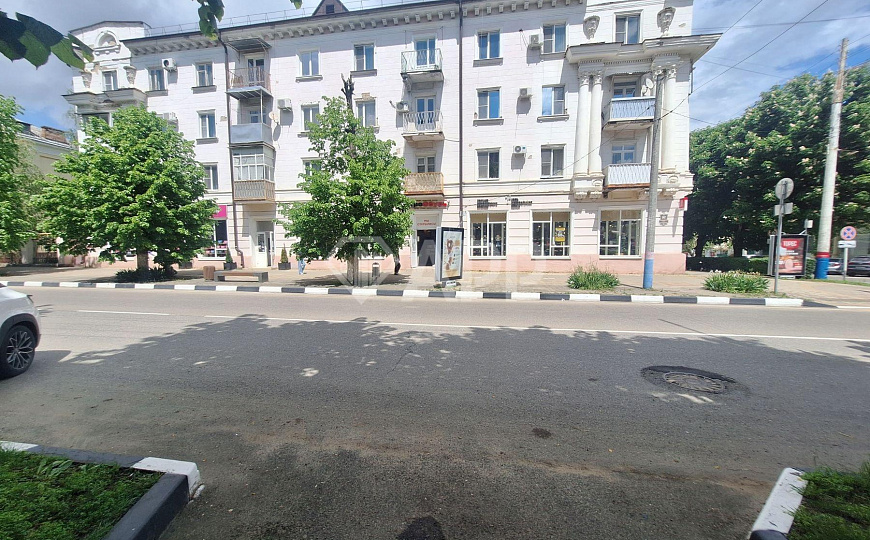 Сдам помещение свободного назначения общей площадью  140 м² фото