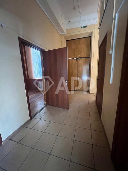 Сдам помещение свободного назначения общей площадью  140 м² фото