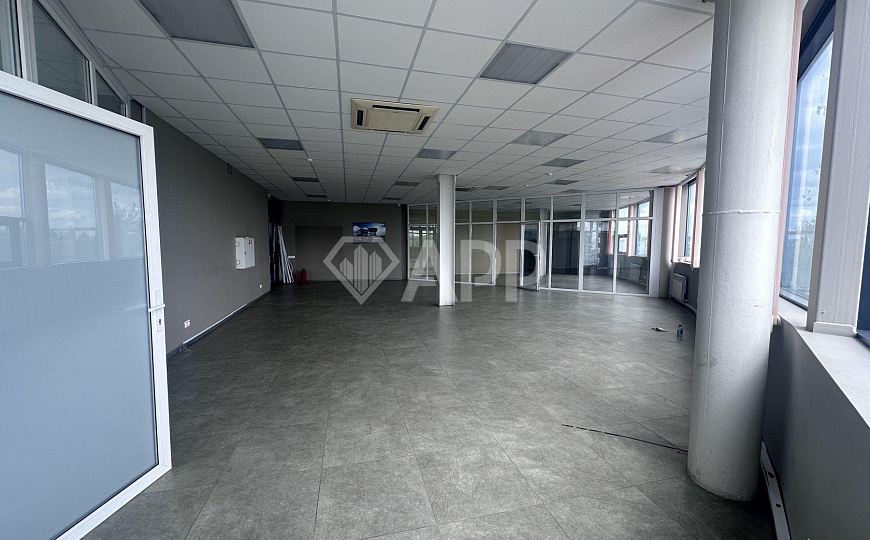 Аренда помещения свободного назначения , 215,7 м² фото