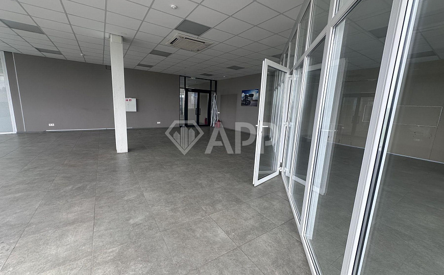 Аренда помещения свободного назначения , 215,7 м² фото