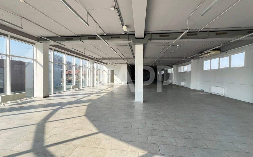 Сдаю с ремонтом 498 м² магазин детский центр офис фото