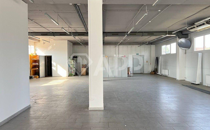 Сдаю с ремонтом 498 м² магазин детский центр офис фото