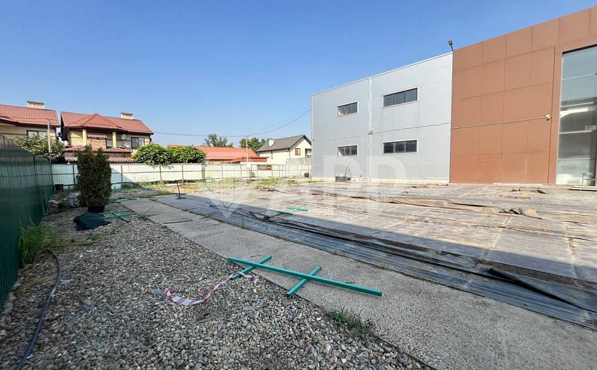 Сдаю с ремонтом 498 м² магазин детский центр офис фото