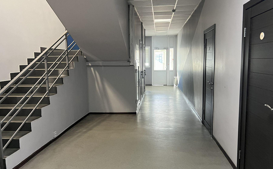 Сдаю офисы с ремонтом до 680 м² с парковкой фото