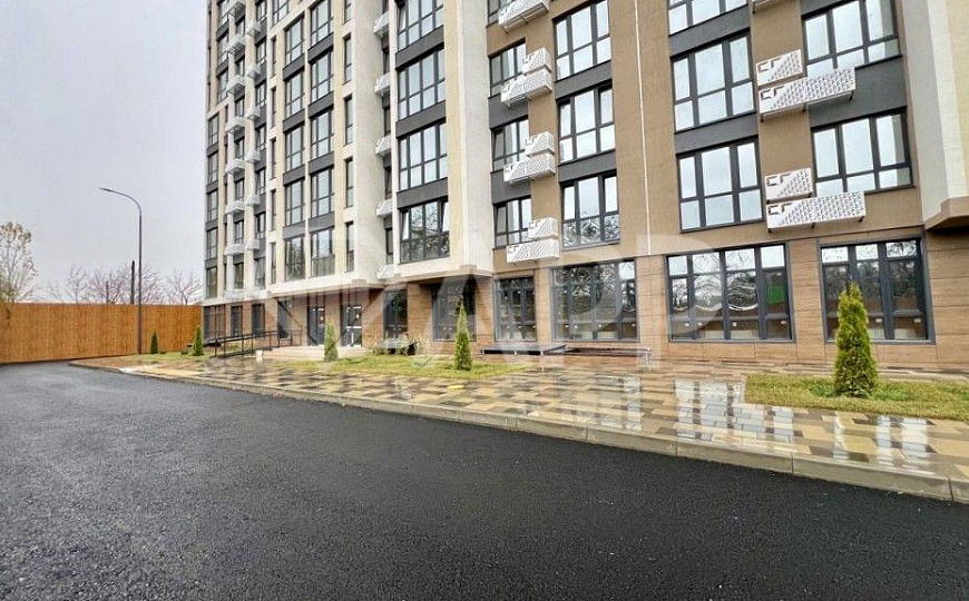 Продаю фасад 119,58 м² район Баскет-холла магазин бьюти медицина фото