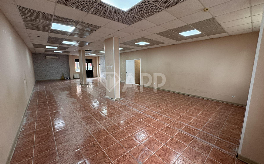 Продам торговое помещение, 186 м² фото