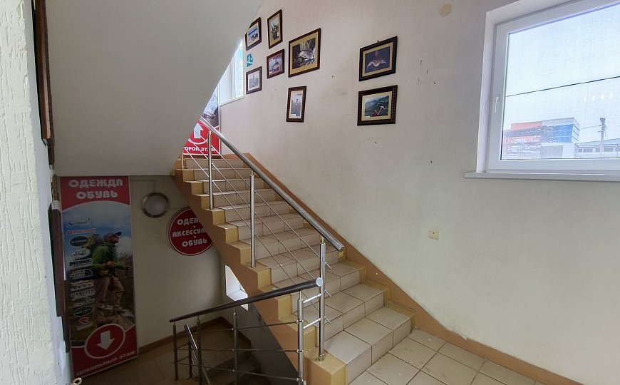 Сдаю здание 1 линия с ремонтом на трафике, 1 192 м² фото