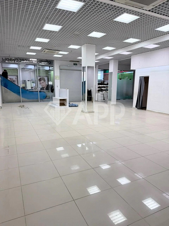 Сдам  319 м²  в ТЦ фото