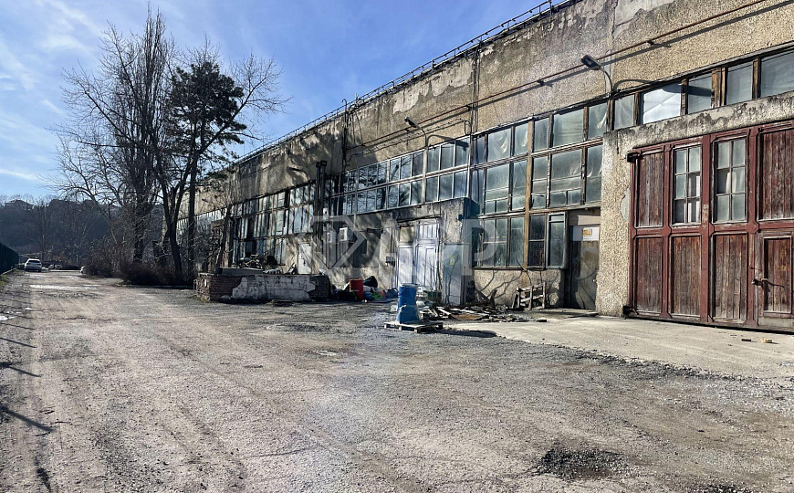 Сдаю производственно-складское помещение от 200 м² до 929 м² фото