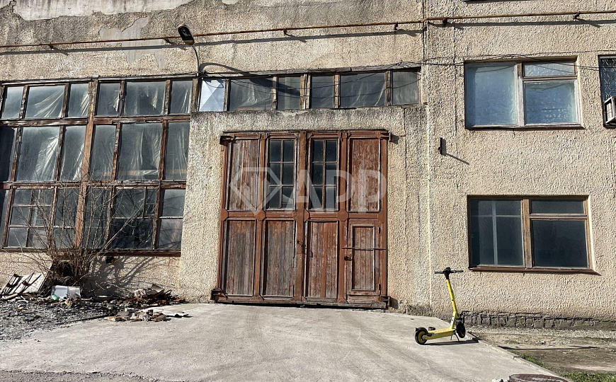 Сдаю производственно-складское помещение от 200 м² до 929 м² фото