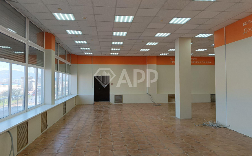 Сдаю с ремонтом 225,1 м² магазин бьюти офис фото