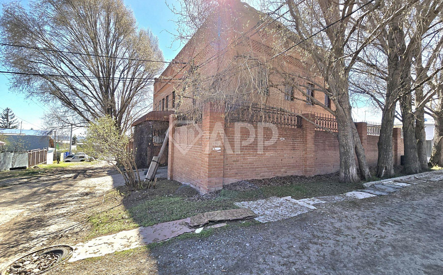 Продам отдельно стоящее здание, 549 м² фото