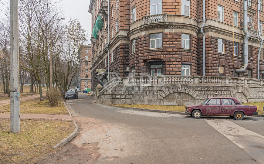 Продам помещение c хорошим ремонтом площадью 407 м² фото