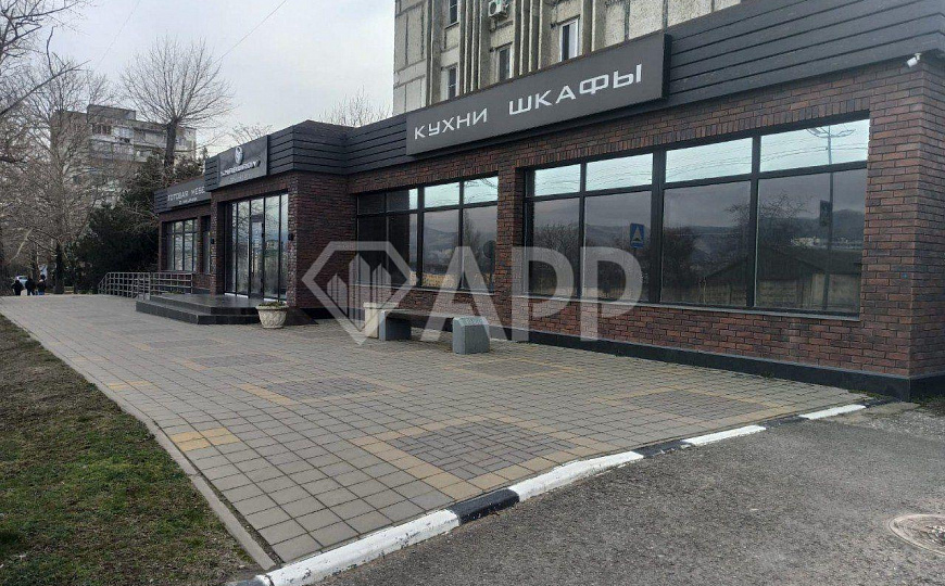 Сдаю торговое помещение 150 м²  фото