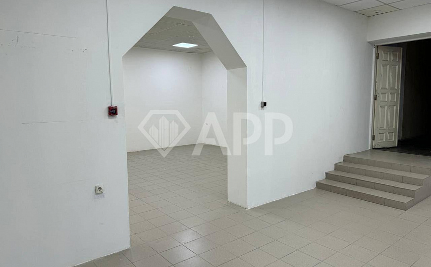 Сдаю торговое помещение 150 м²  фото