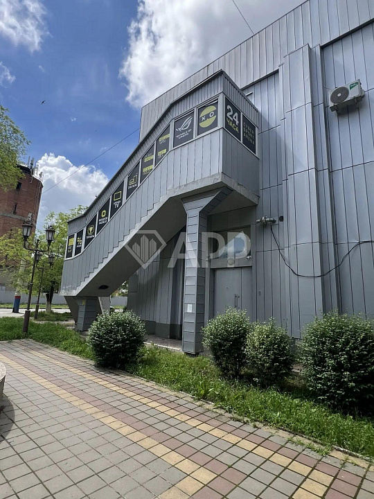 Сдам отдельно стоящее здание, 252.5 м² фото