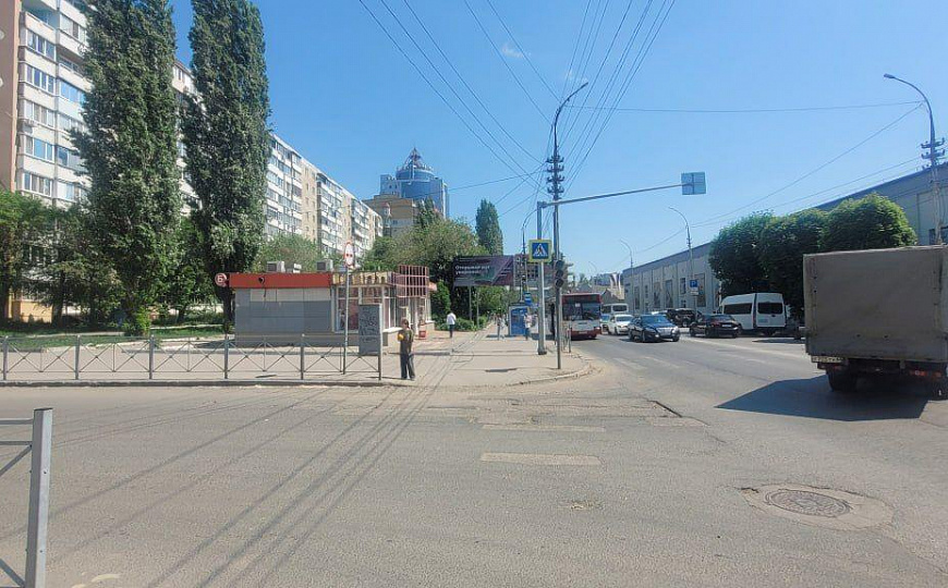 Отдельно стоящее на трафике 92 ,4м2!!! фото