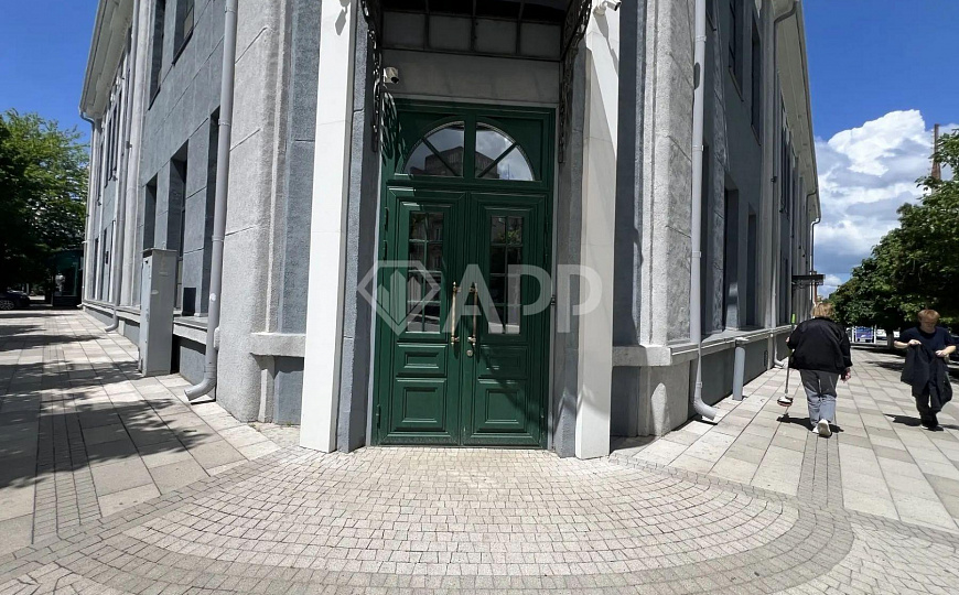 Сдам помещение свободного назначения, 298 м² фото