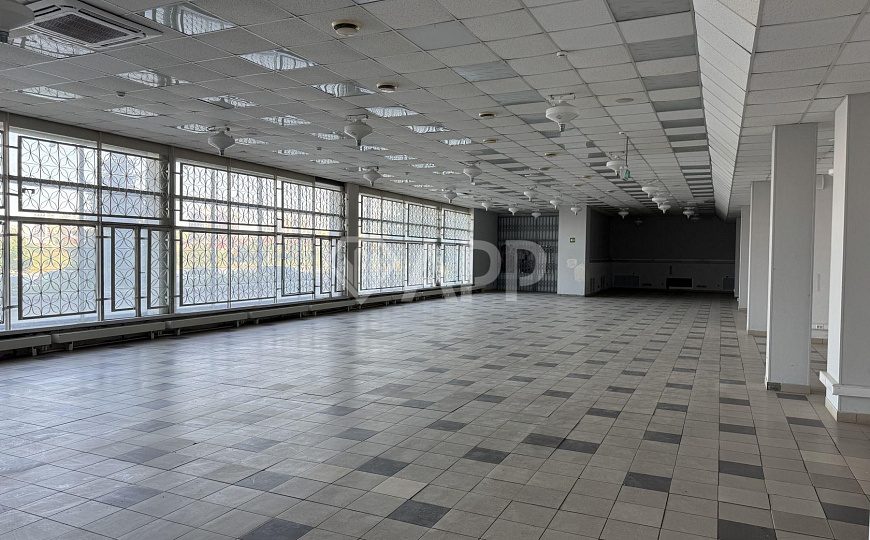 Аренда,  сдам торговое помещение, 255 м² фото