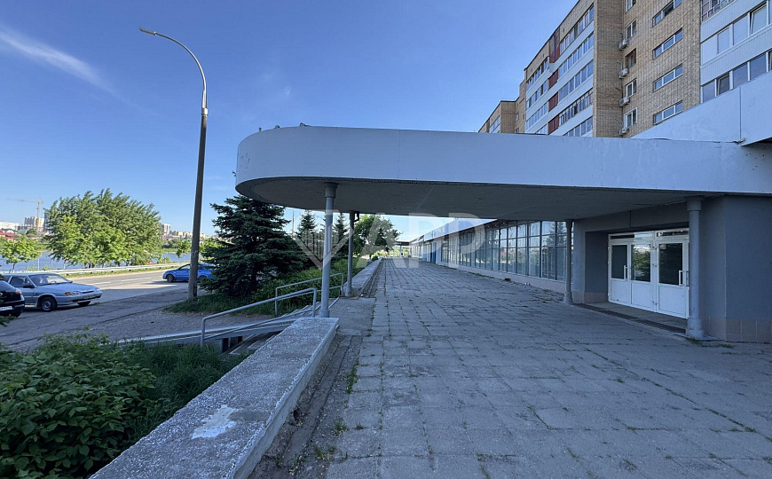 Аренда,  сдам торговое помещение, 255 м² фото