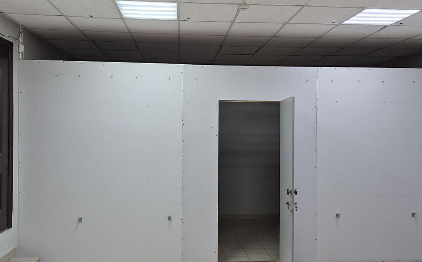 Свободного назначения,327м2 фото