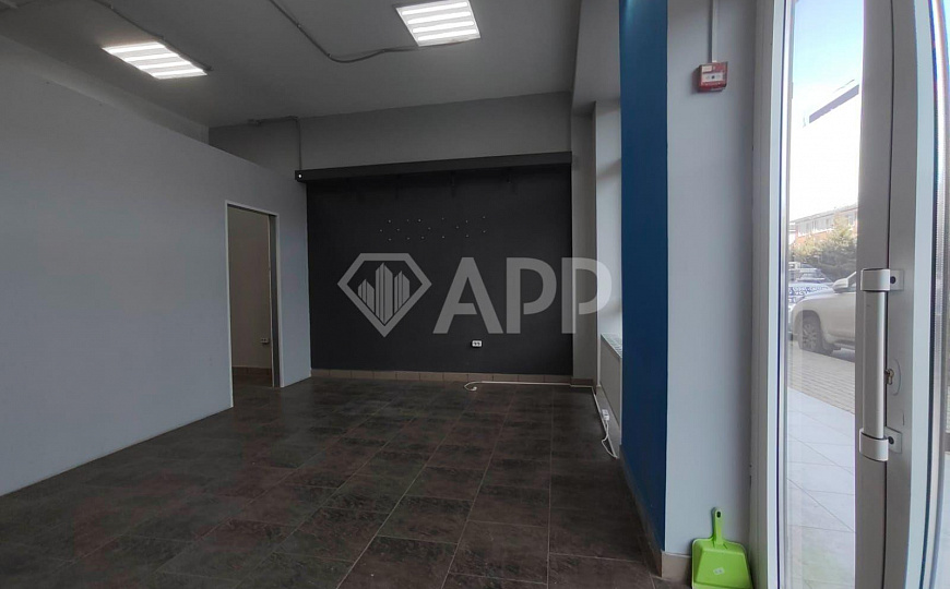 Сдаю с ремонтом, 75 м² магазин аптека медицина фото