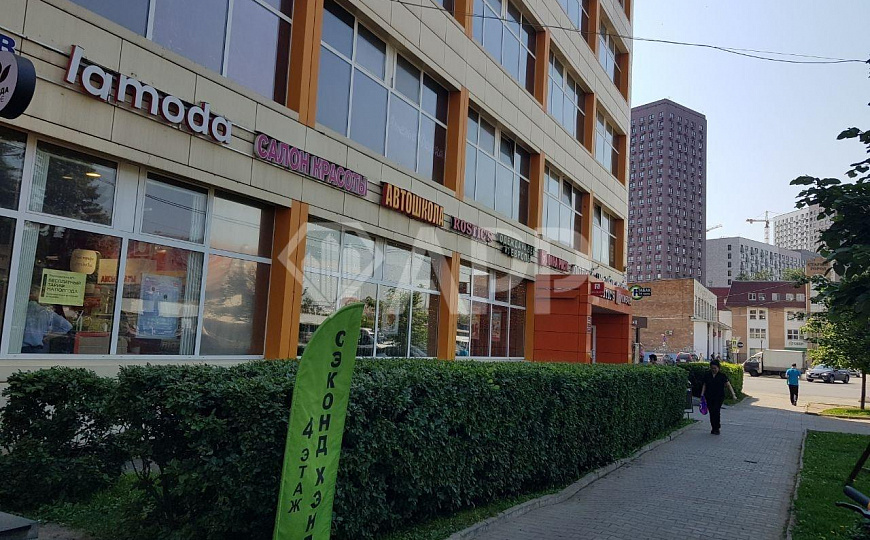 Офис в ТЦ 40м2 фото