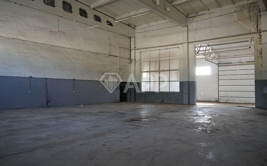 Тёплый склад (800 м²) в удобной локации. 100 кВт, централизованные коммуникации фото