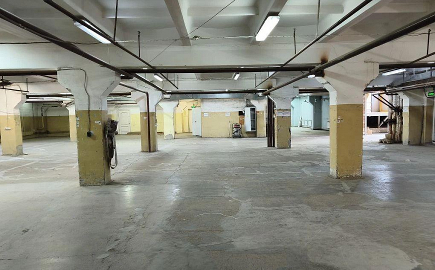 4 680 м² своя парковка, офис, охрана фото