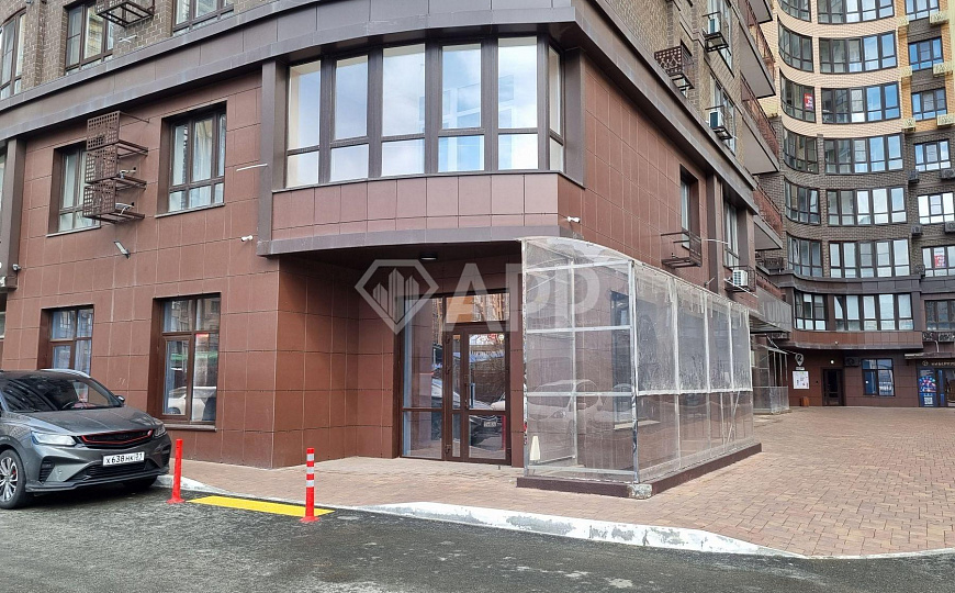 Продаю с ремонтом ЖК Достояние 88 м² магазин бьюти фото