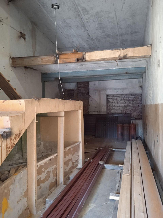 Продаю помещение свободного назначения 2 100 м² фото