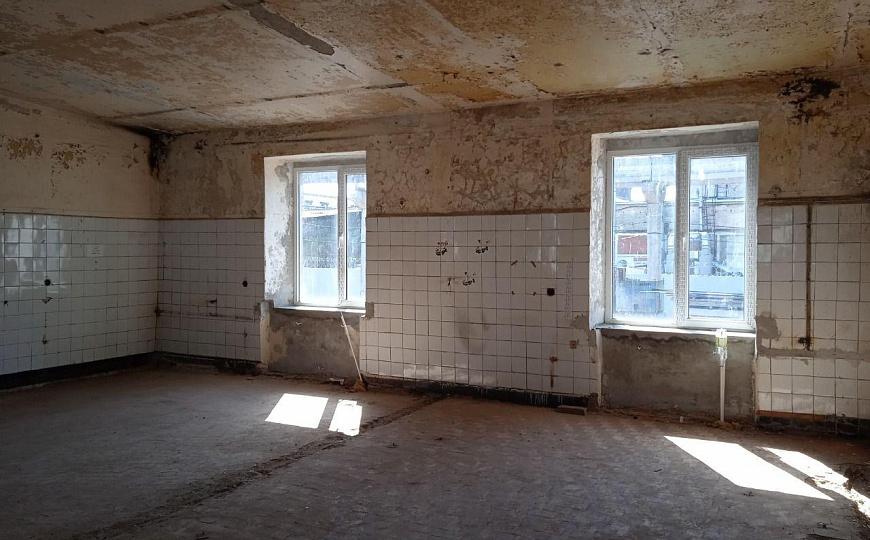 Продаю помещение свободного назначения 2 100 м² фото