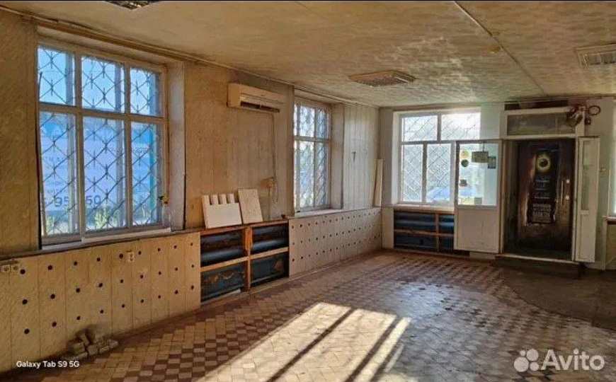 Сдам помещение на красной линии фото