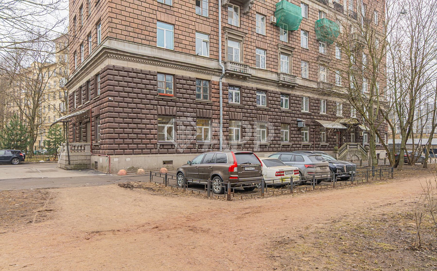 Продам помещение c хорошим ремонтом площадью 407 м² фото