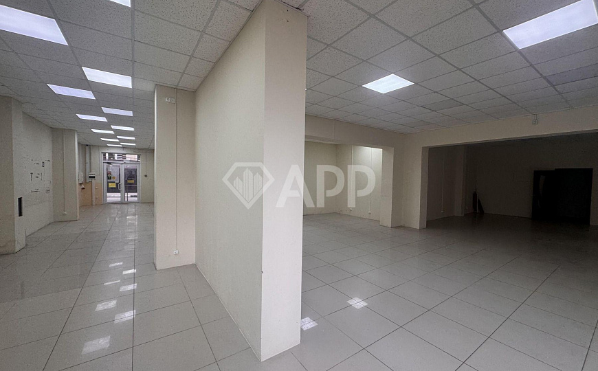 Сдам торговое помещение, 100 м² фото