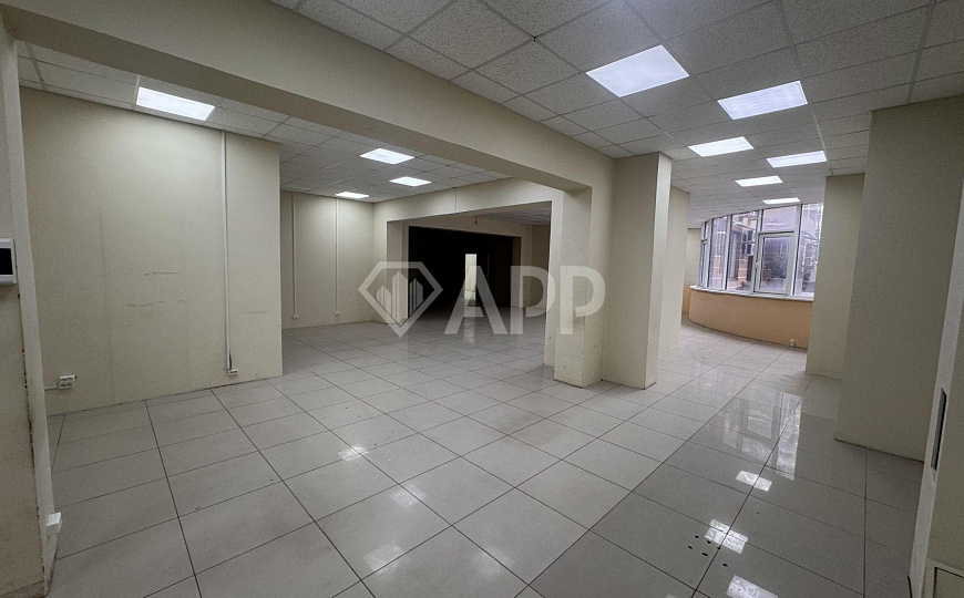 Сдам торговое помещение, 100 м² фото