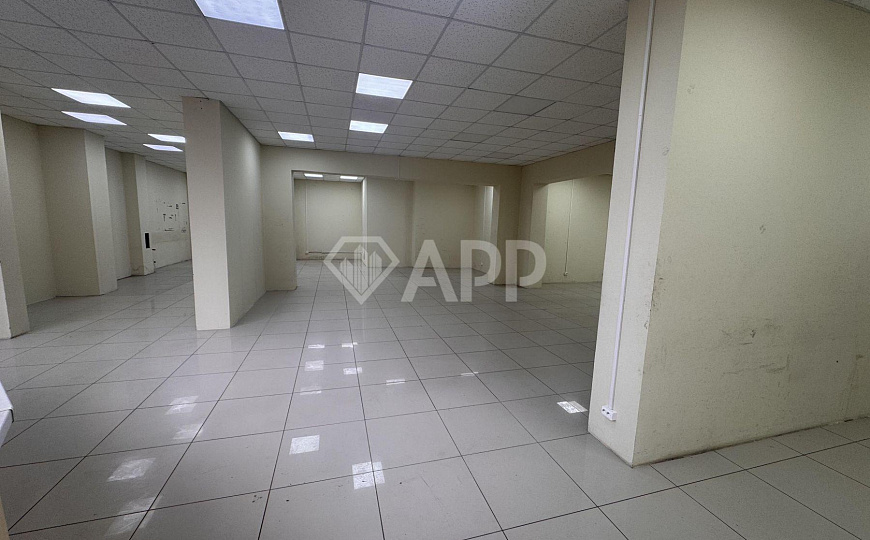 Сдам торговое помещение, 100 м² фото