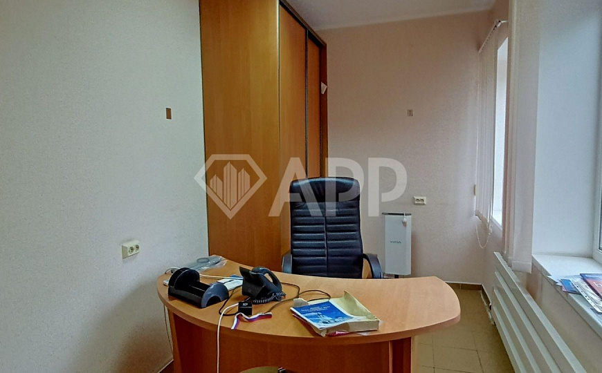 Продам 3 этажное помещение свободного назначения, 139,6 м² и З/У 79,85 м². фото