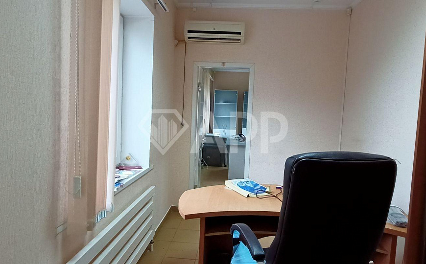 Продам 3 этажное помещение свободного назначения, 139,6 м² и З/У 79,85 м². фото
