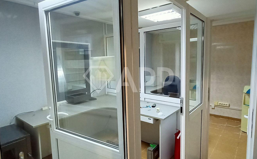 Продам 3 этажное помещение свободного назначения, 139,6 м² и З/У 79,85 м². фото