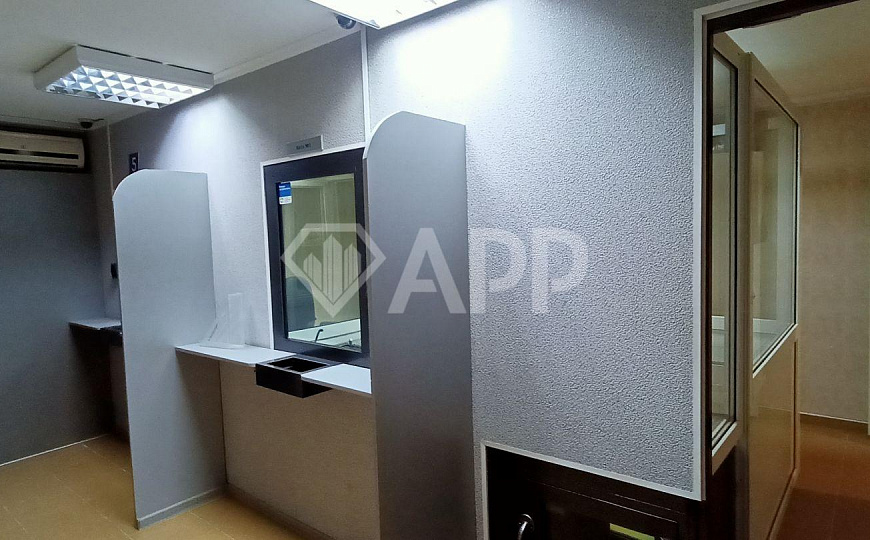 Продам 3 этажное помещение свободного назначения, 139,6 м² и З/У 79,85 м². фото