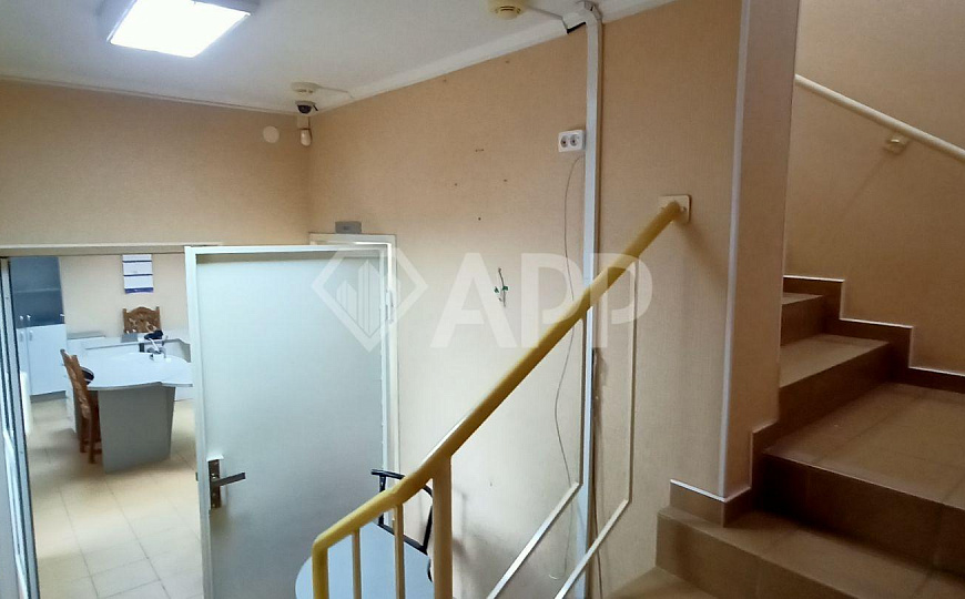Продам 3 этажное помещение свободного назначения, 139,6 м² и З/У 79,85 м². фото