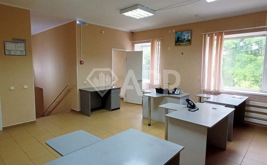 Продам 3 этажное помещение свободного назначения, 139,6 м² и З/У 79,85 м². фото
