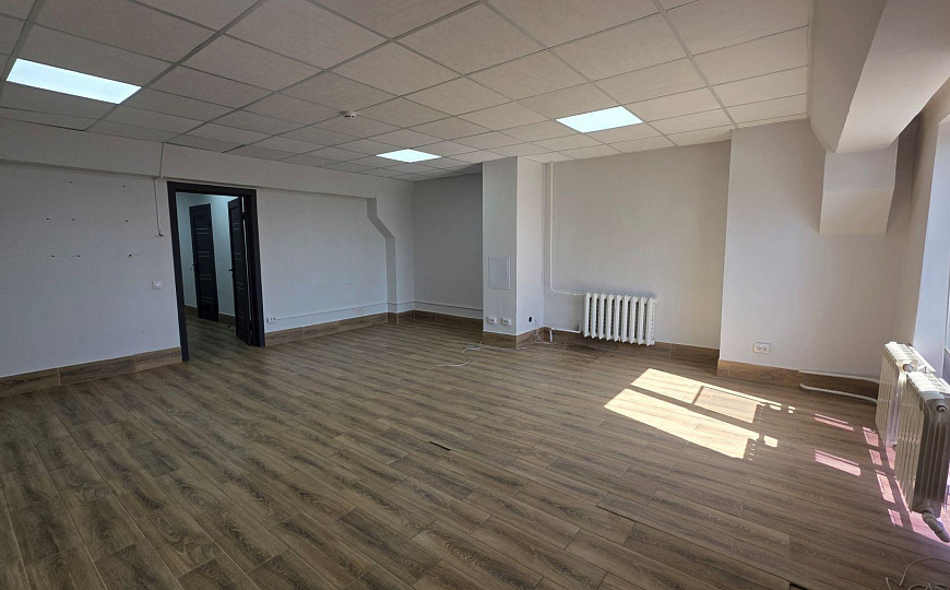Сдам блок офисных помещений 185 м² фото