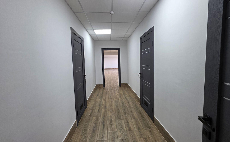 Сдам блок офисных помещений 185 м² фото