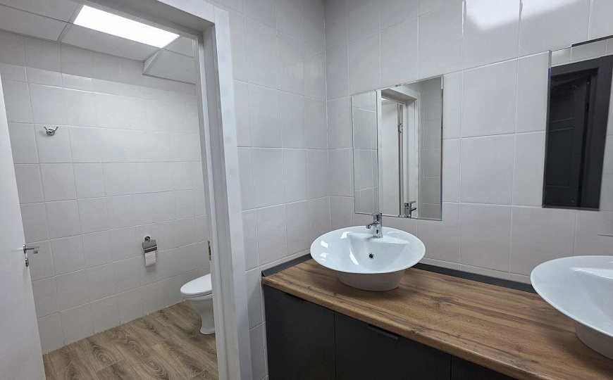 Сдам блок офисных помещений 185 м² фото